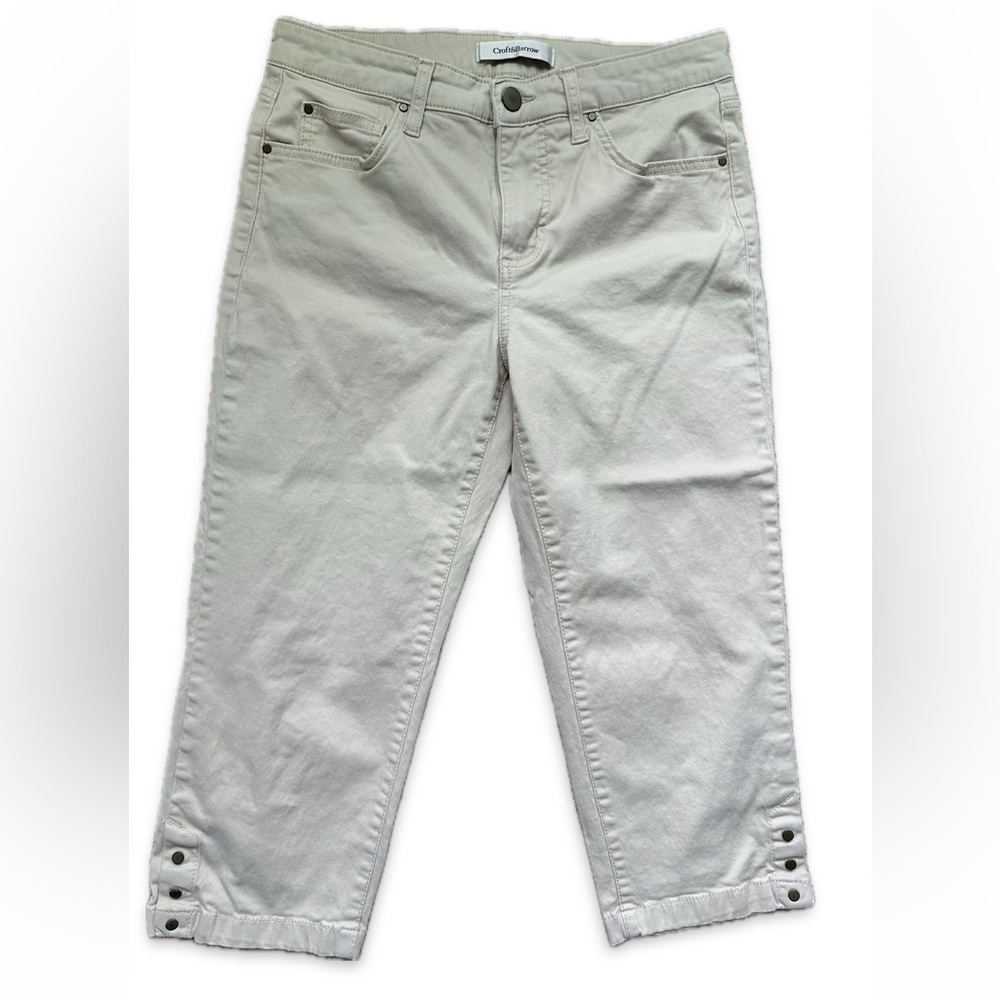 3/$15 EUC Croft & Barrow Capris size 8